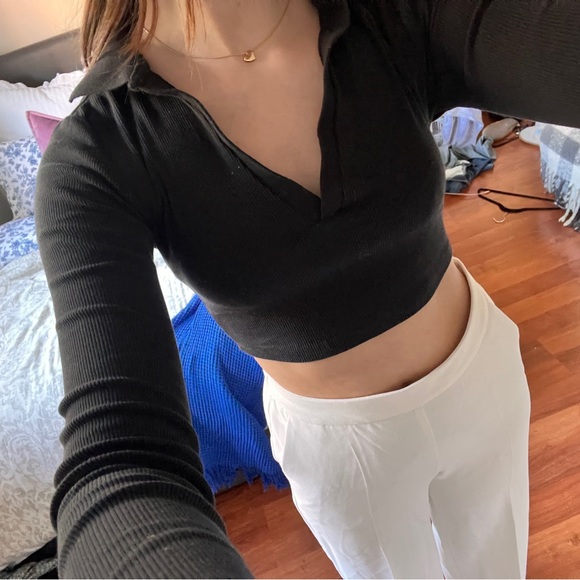 Black cropped collared long sleeve - Picture 3 of 3